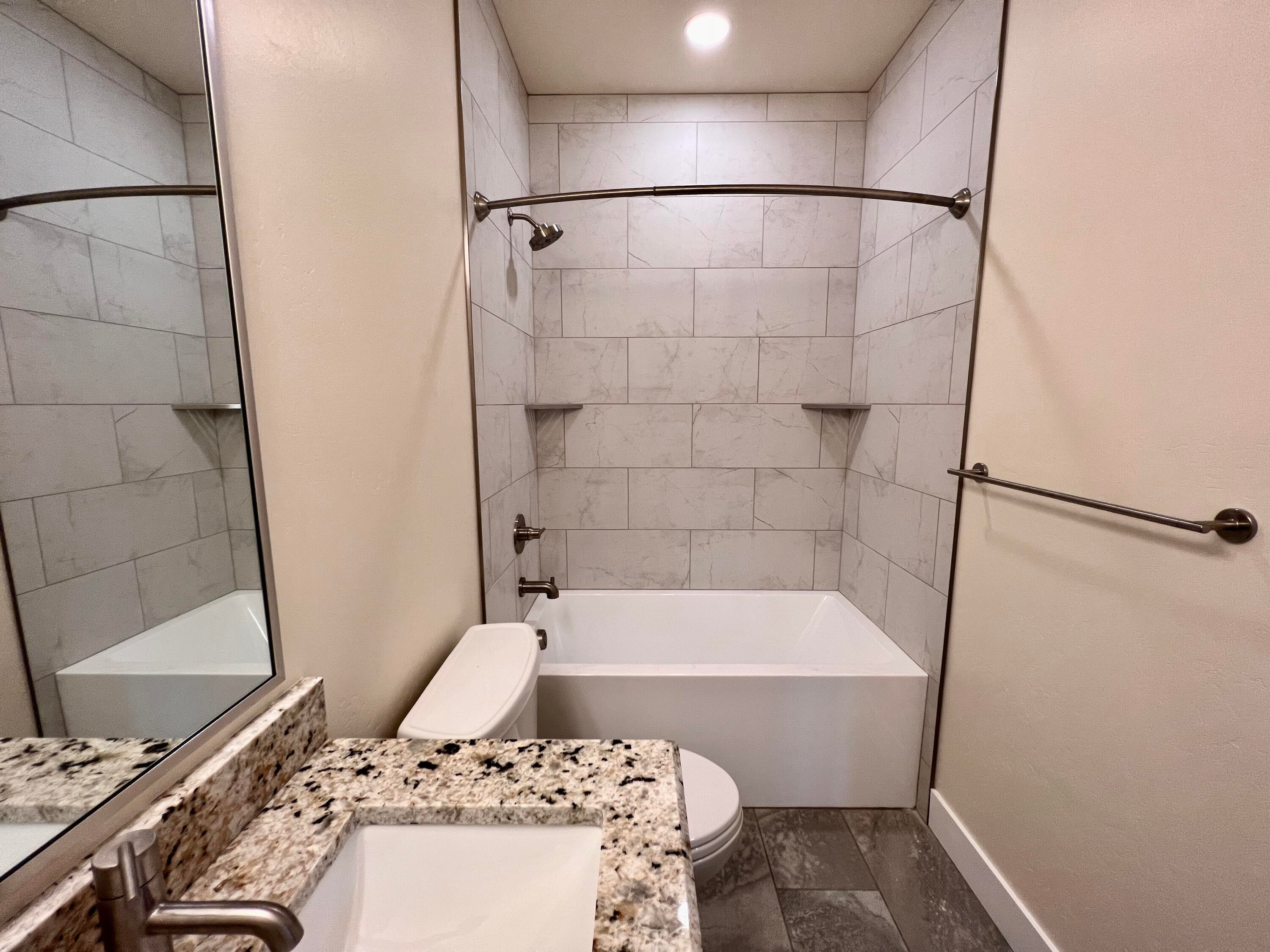 363 Randy Street Ashland, OR 97520 - Photo 19 of 28 Guest Bathroom