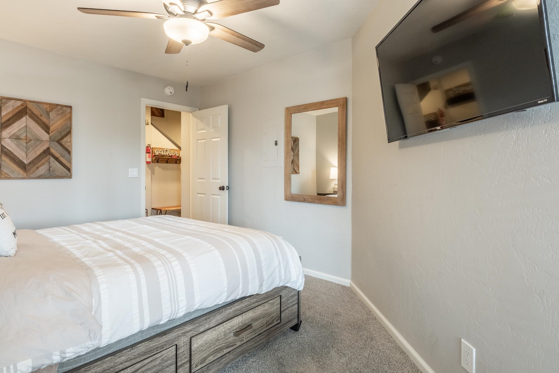362 Old Mammoth Road, Unit 4 Mammoth Lakes, CA 93546 - Photo 20 of 50 Carpeted bedroom with baseboards and a ceiling fan