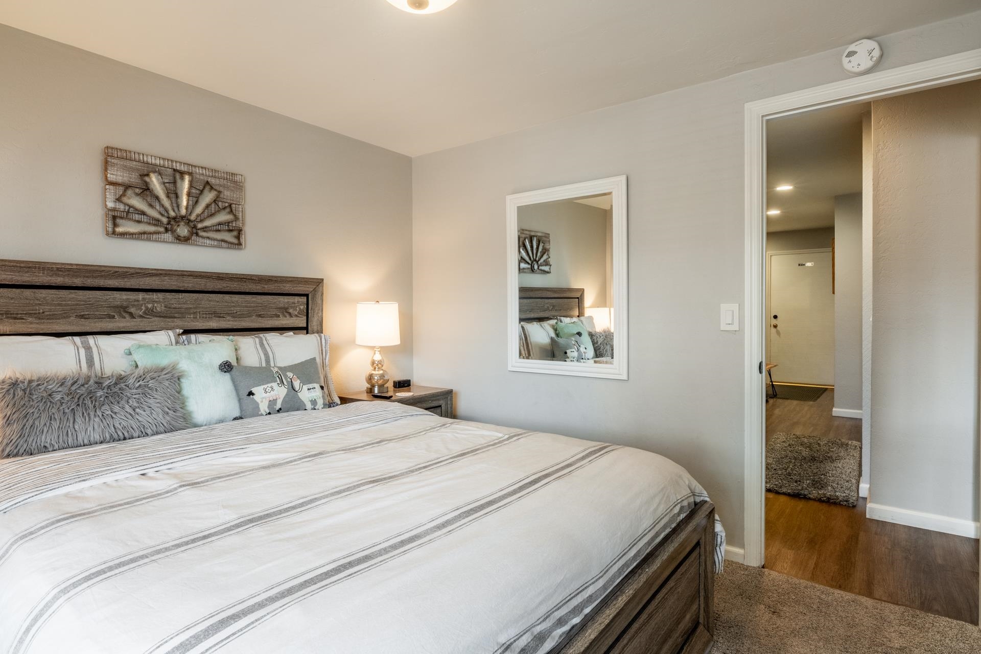 362 Old Mammoth Road, Unit 4 Mammoth Lakes, CA 93546 - Photo 31 of 50 Bedroom with baseboards