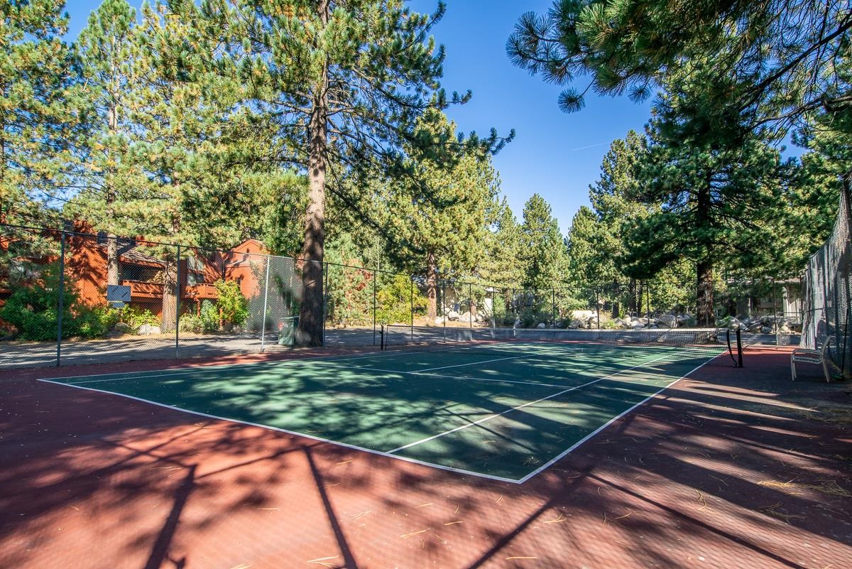 362 Old Mammoth Road, Unit 4 Mammoth Lakes, CA 93546 - Photo 43 of 50 View of tennis court