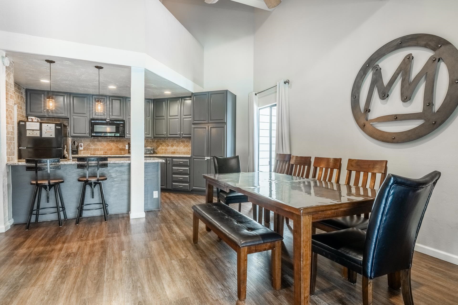 362 Old Mammoth Road, Unit 4 Mammoth Lakes, CA 93546 - Photo 5 of 50 Dining space with dark wood finished floors and a high ceiling