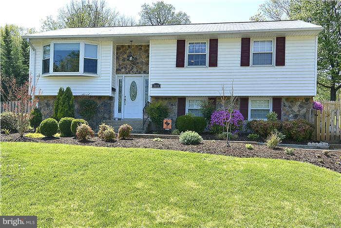 5649 Inverchapel Road Springfield, VA 22151 - Photo 1 of 20 Exterior (Front)