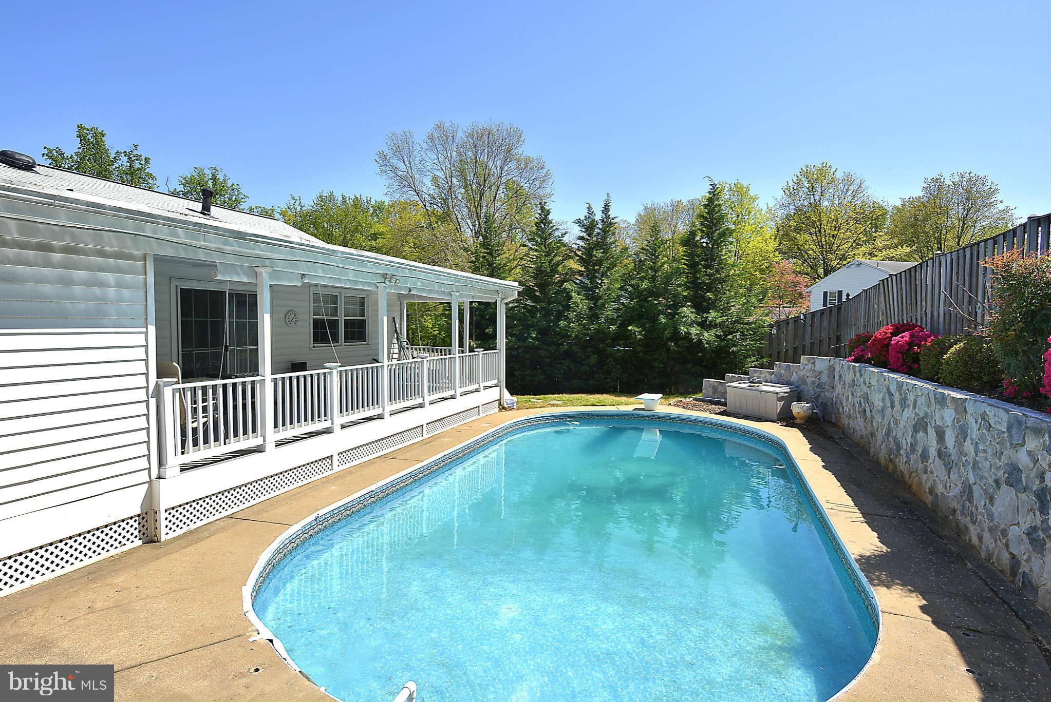 5649 Inverchapel Road Springfield, VA 22151 - Photo 17 of 20 Swimming Pool