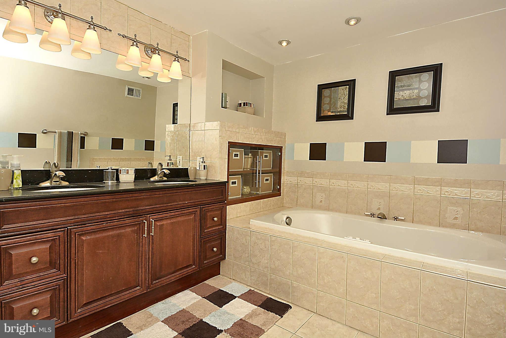 5649 Inverchapel Road Springfield, VA 22151 - Photo 7 of 20 Bath (Master)