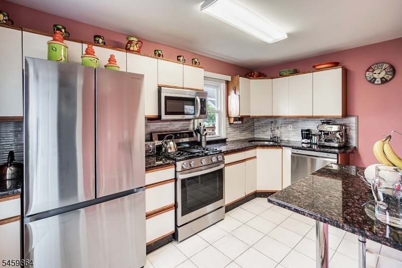 1601 Raritan Road Clark, NJ 07066 - Photo 8 of 25 Gallery Image 8