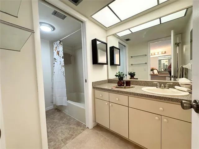 $1,950 | 8150 Brent Street, Unit 716, Port Richey, FL 34668