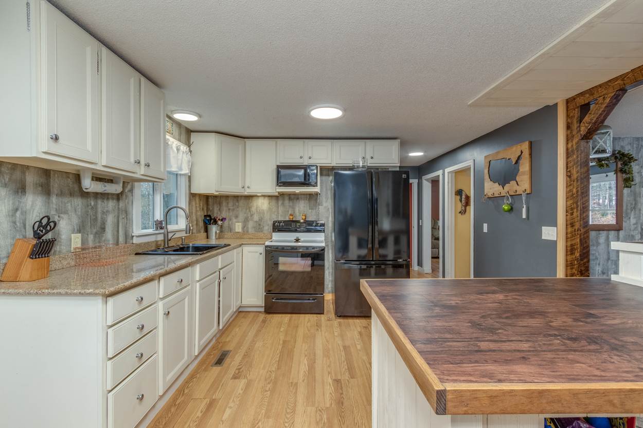 93 Rogers Road Belmont, NH 03220 - Photo 11 of 37