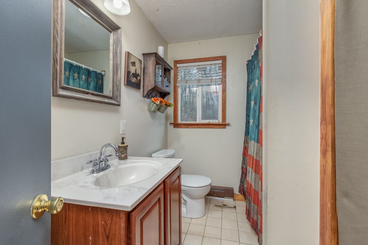 93 Rogers Road Belmont, NH 03220 - Photo 18 of 37