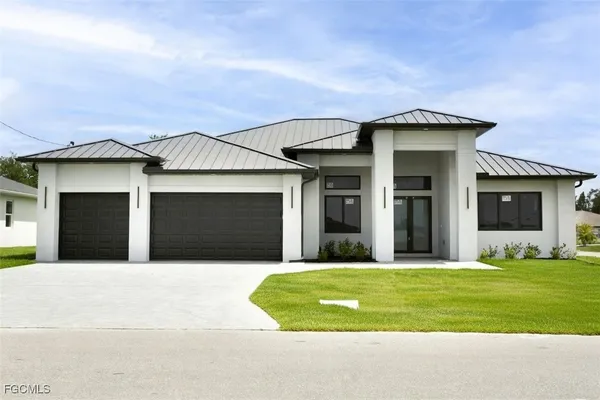 $759,900 | 243 Southwest 24th Place, Cape Coral, FL 33991