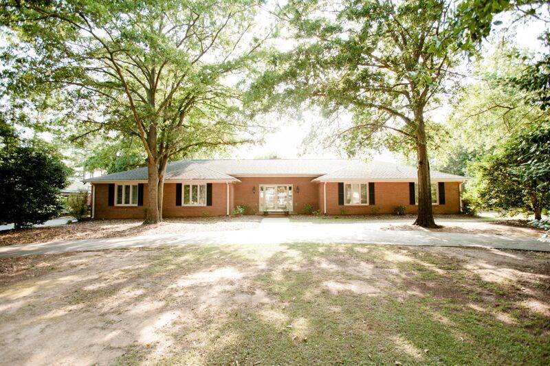 102 Edgecombe Road Spartanburg, SC 29307 - Photo 1 of 24 Gallery Image 1