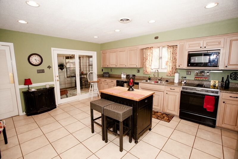 102 Edgecombe Road Spartanburg, SC 29307 - Photo 5 of 24 Gallery Image 5