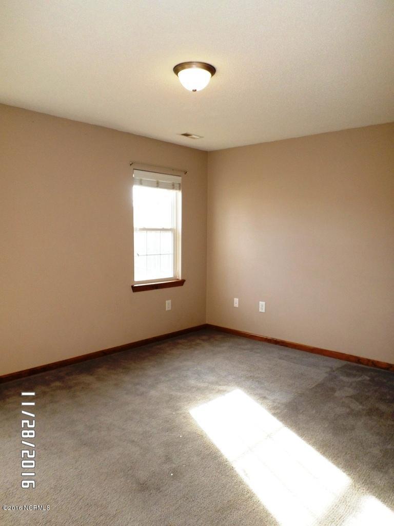 119 Linden Road Richlands, NC 28574 - Photo 14 of 29 SAM_6451