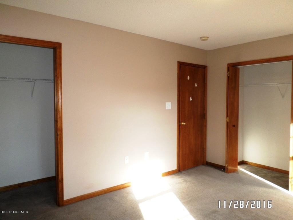 119 Linden Road Richlands, NC 28574 - Photo 16 of 29 SAM_6452