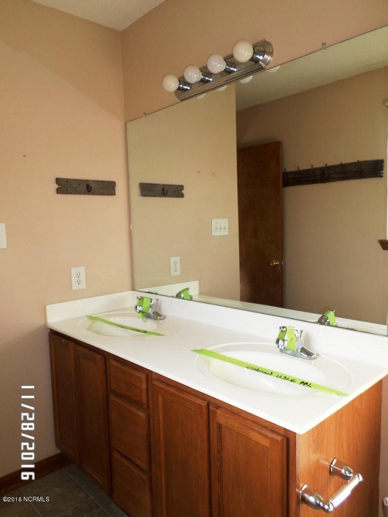 119 Linden Road Richlands, NC 28574 - Photo 17 of 29 SAM_6457