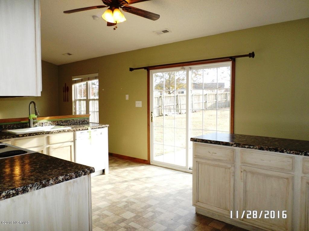 119 Linden Road Richlands, NC 28574 - Photo 21 of 29 SAM_6441