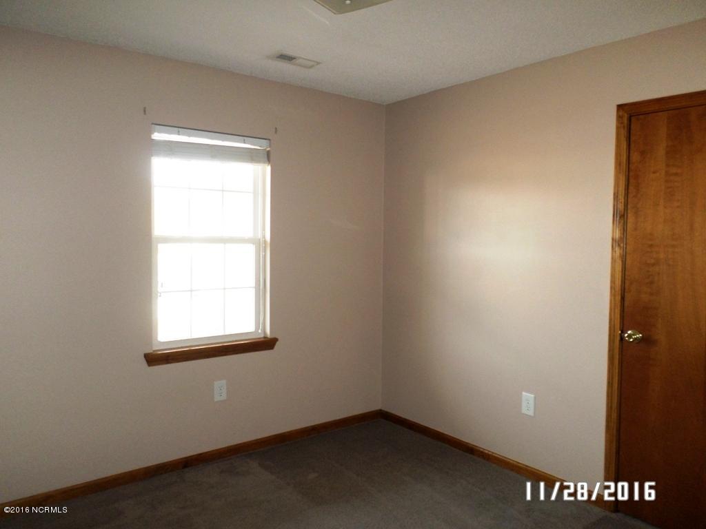 119 Linden Road Richlands, NC 28574 - Photo 23 of 29 SAM_6445