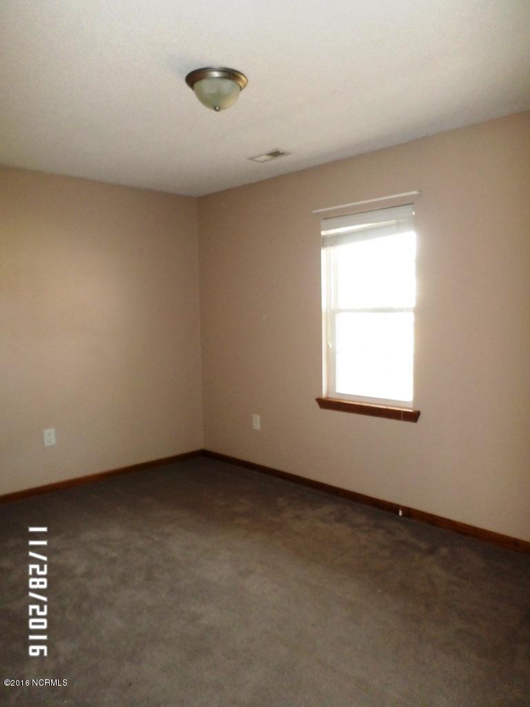 119 Linden Road Richlands, NC 28574 - Photo 28 of 29 SAM_6449
