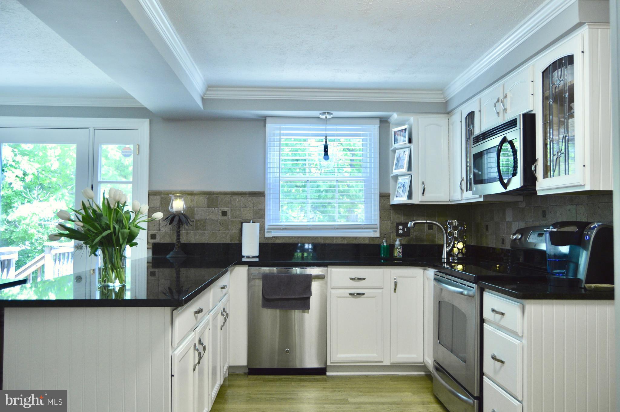 8055 Athena Street Springfield, VA 22153 - Photo 4 of 29 Kitchen