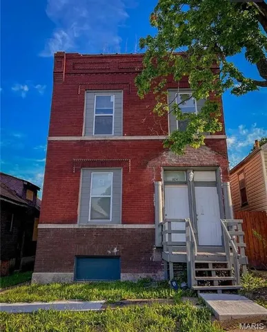 $850 | 824 Canaan Avenue, Unit 1F, St. Louis, MO 63147