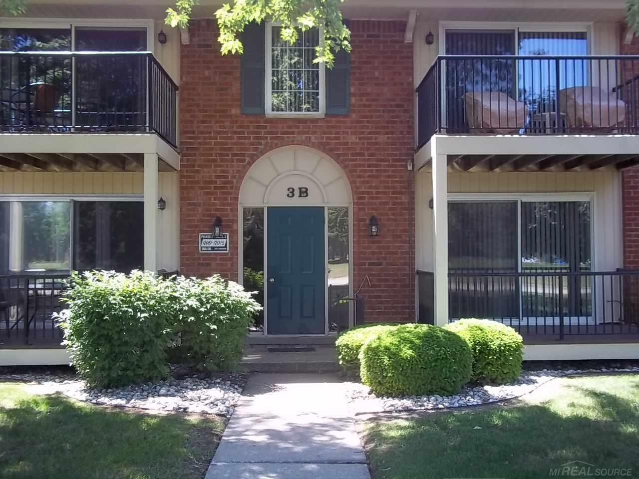 12065 Ina Sterling Heights, MI 48312 - Photo 1 of 12 31322117.JPG