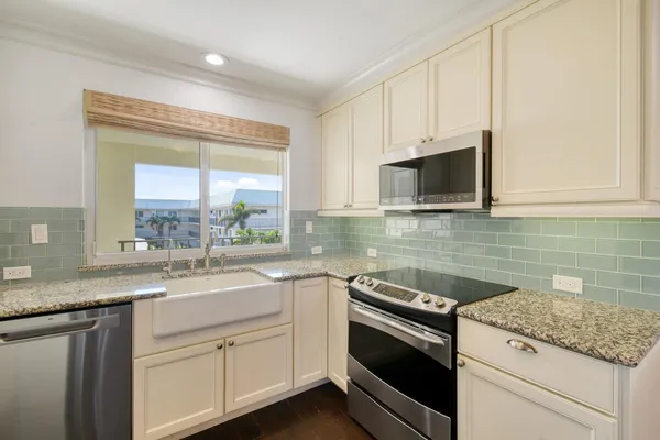 $4,500 | 325 South Beach Road, Unit 301, Tequesta, FL 33469