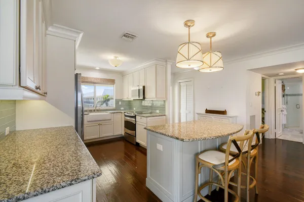 $4,500 | 325 South Beach Road, Unit 301, Tequesta, FL 33469