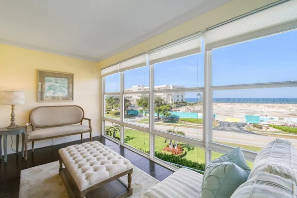 $4,500 | 325 South Beach Road, Unit 301, Tequesta, FL 33469
