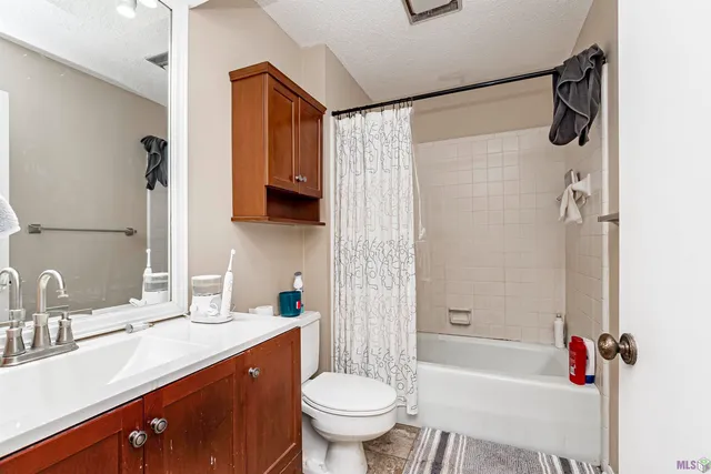 $194,900 | 5435 Heatherstone Drive, Baton Rouge, LA 70820