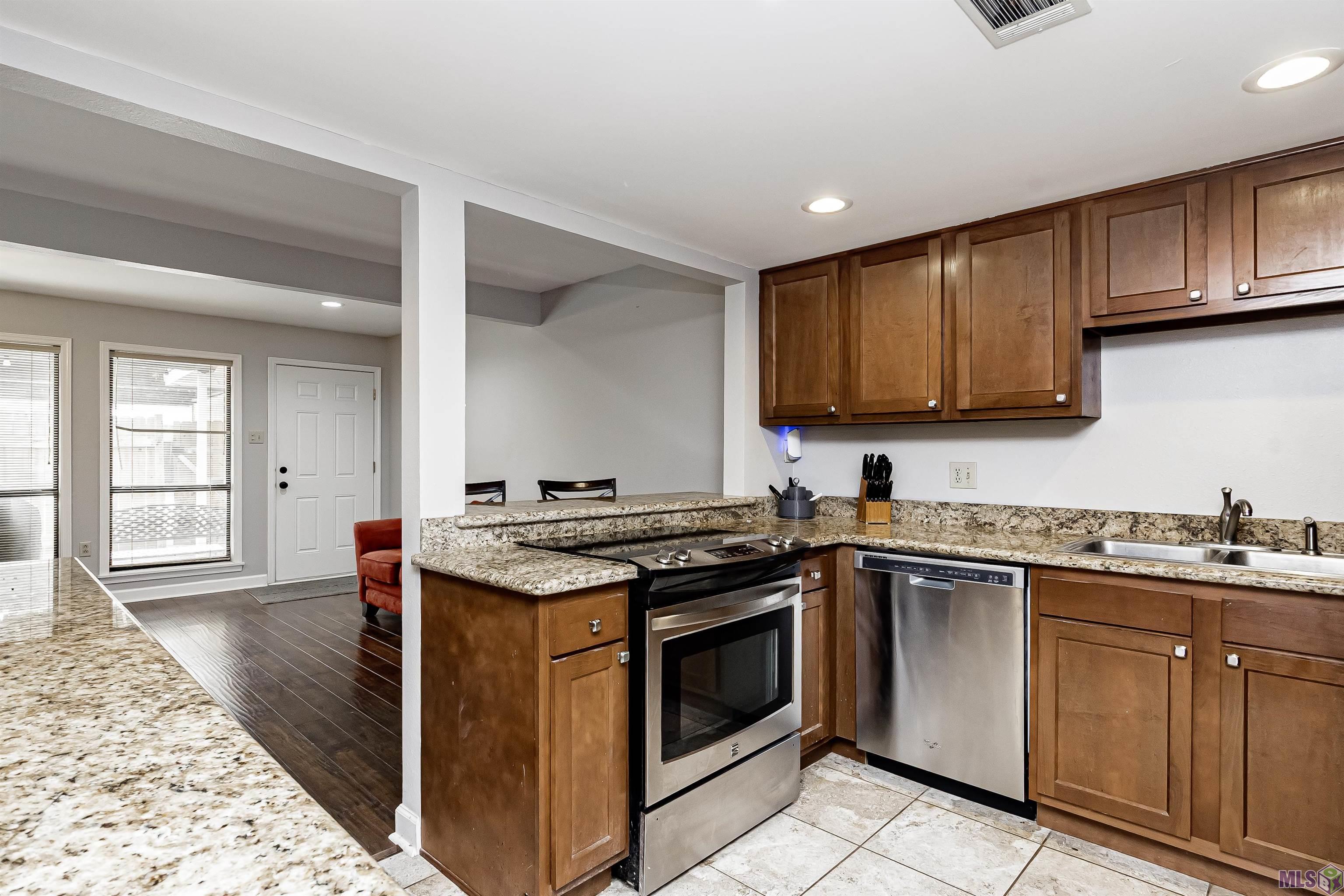 5435 Heatherstone Drive Baton Rouge, LA 70820 - Photo 9 of 19