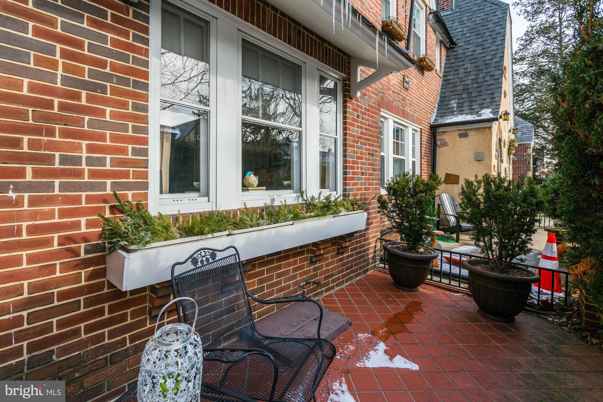 400 Hopkins Road Baltimore, MD 21212 - Photo 3 of 30 Front porch