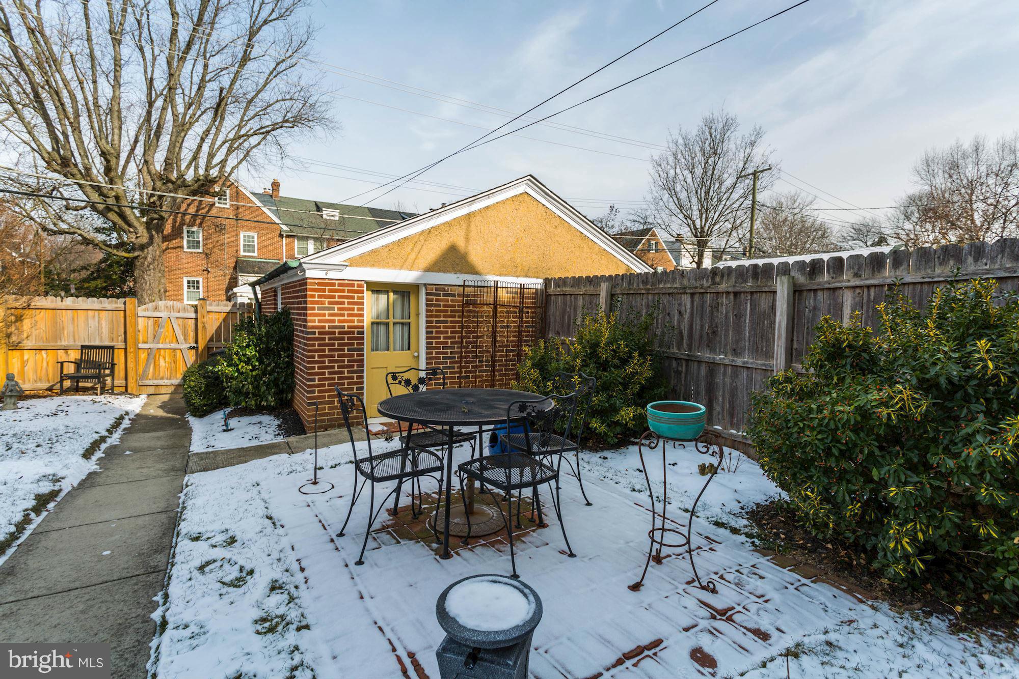 400 Hopkins Road Baltimore, MD 21212 - Photo 26 of 30 Wonderful yard with garage
