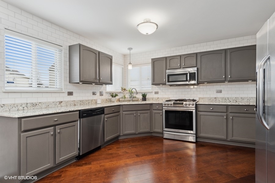 1700 Golden Ridge Drive Plainfield, IL 60586 - Photo 4 of 21