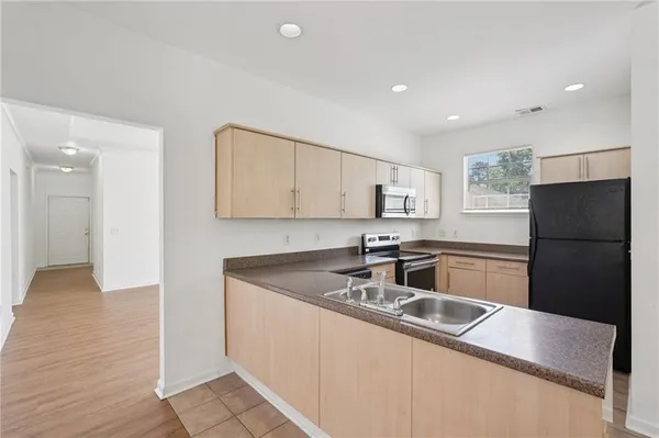 $2,695 | 2596 Bates Street Southeast, Smyrna, GA 30080