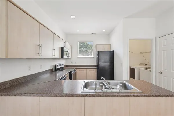 $2,695 | 2596 Bates Street Southeast, Smyrna, GA 30080