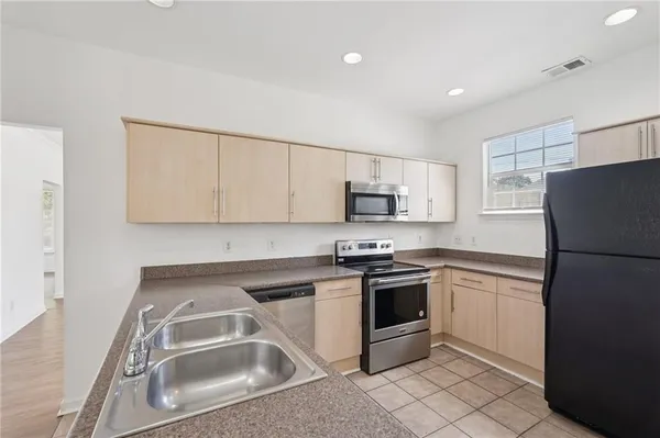 $2,695 | 2596 Bates Street Southeast, Smyrna, GA 30080