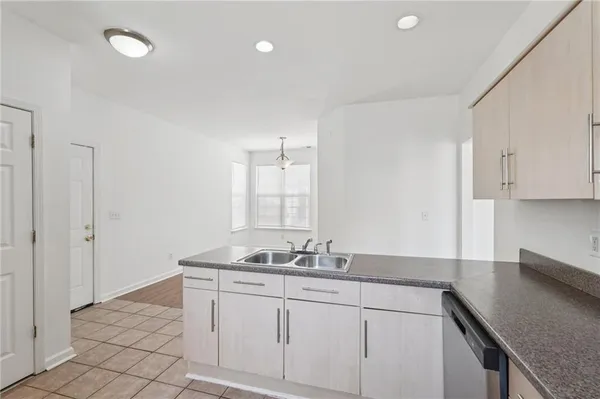 $2,695 | 2596 Bates Street Southeast, Smyrna, GA 30080