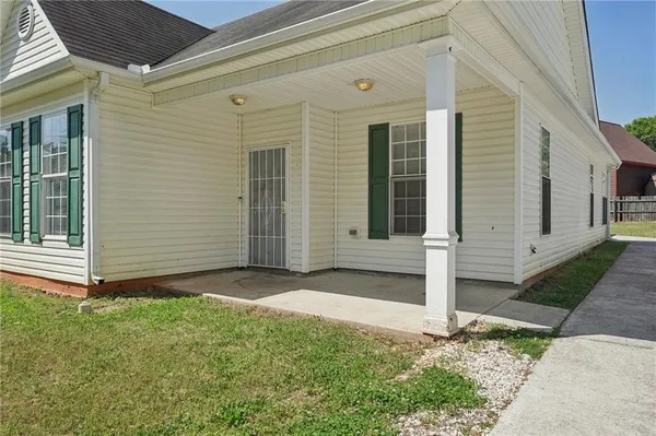 $2,695 | 2596 Bates Street Southeast, Smyrna, GA 30080