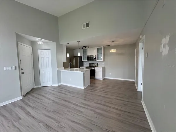 $1,300 | 2569 Grassy Point Drive, Unit 307, Lake Mary, FL 32746