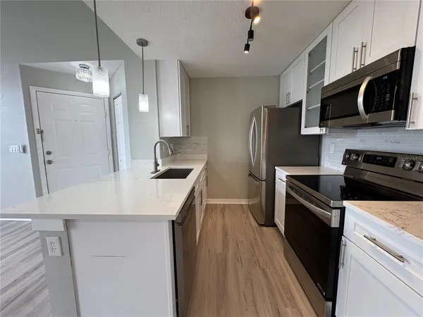 $1,300 | 2569 Grassy Point Drive, Unit 307, Lake Mary, FL 32746