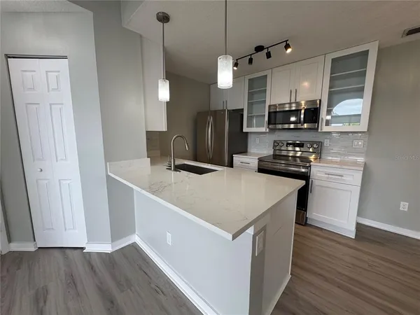 $1,300 | 2569 Grassy Point Drive, Unit 307, Lake Mary, FL 32746