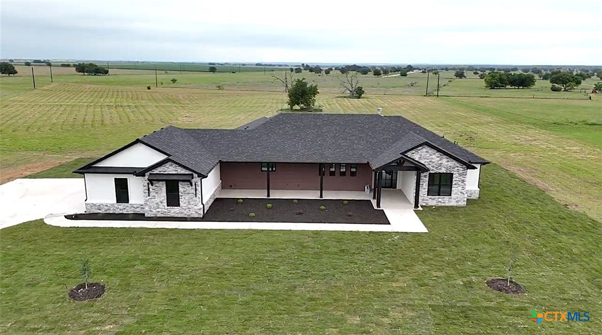 611 Willow Moon Ranch Road Crawford, TX 76638 - Photo 3 of 42