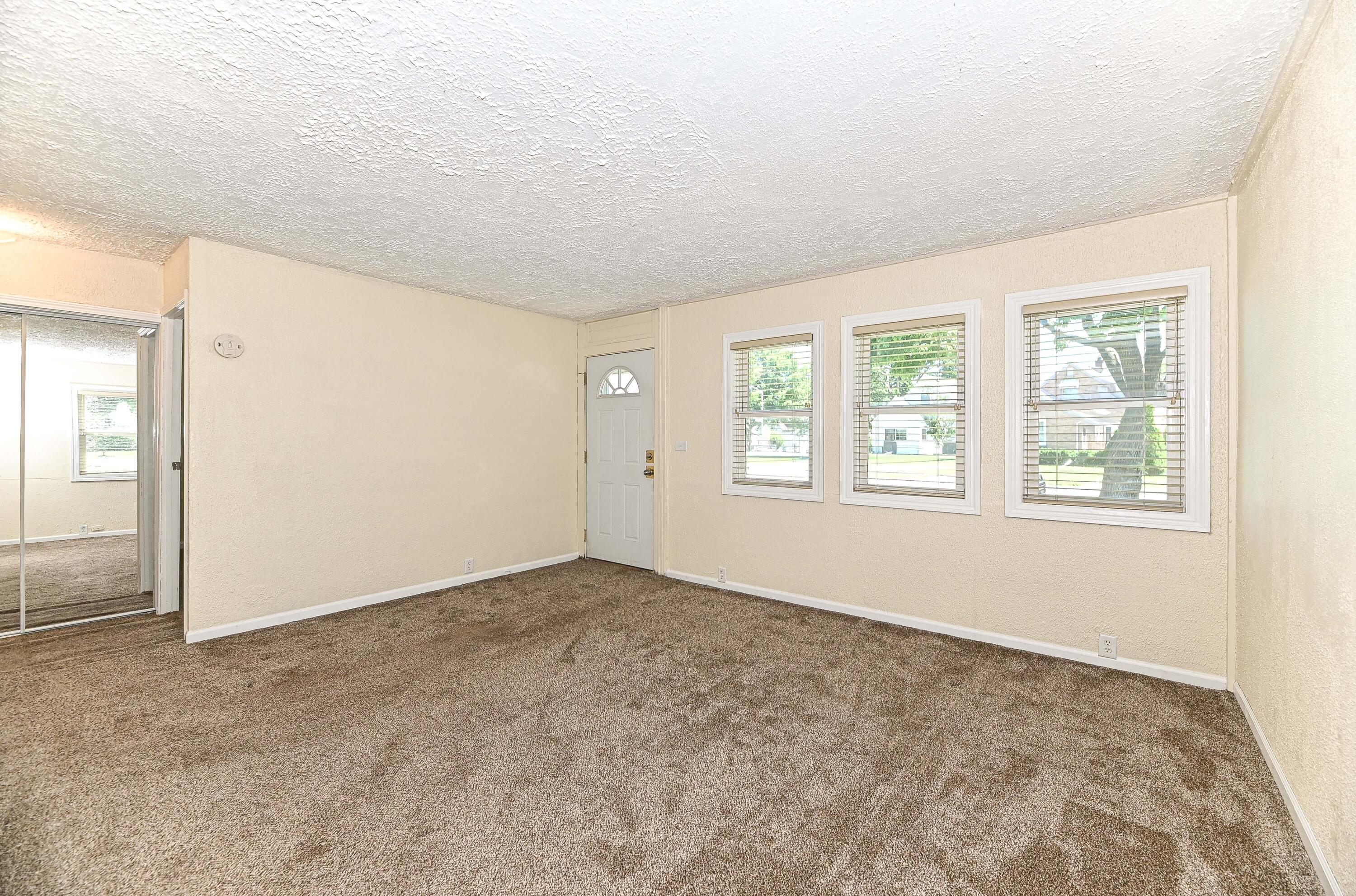 3409 South 20th Street Milwaukee, WI 53215 - Photo 8 of 28 s 20th-8