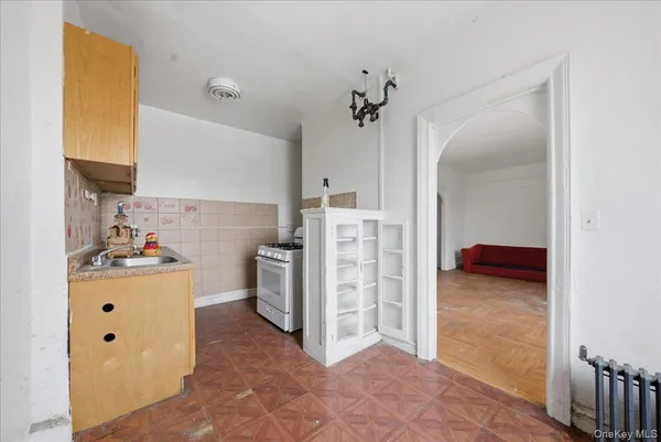 $138,000 | 1715 Nelson Avenue, Unit 6C | Morris Heights