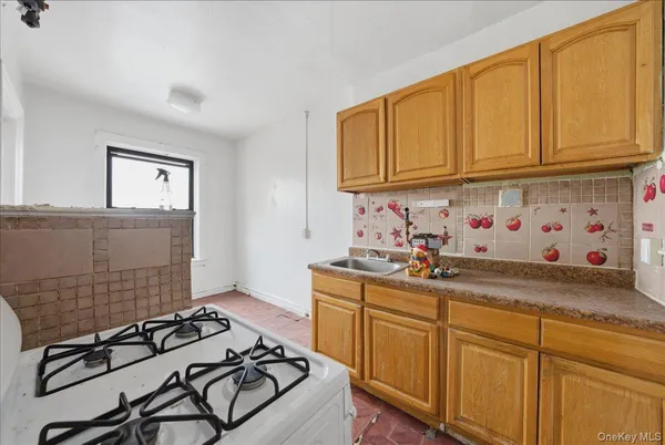 $138,000 | 1715 Nelson Avenue, Unit 6C | Morris Heights