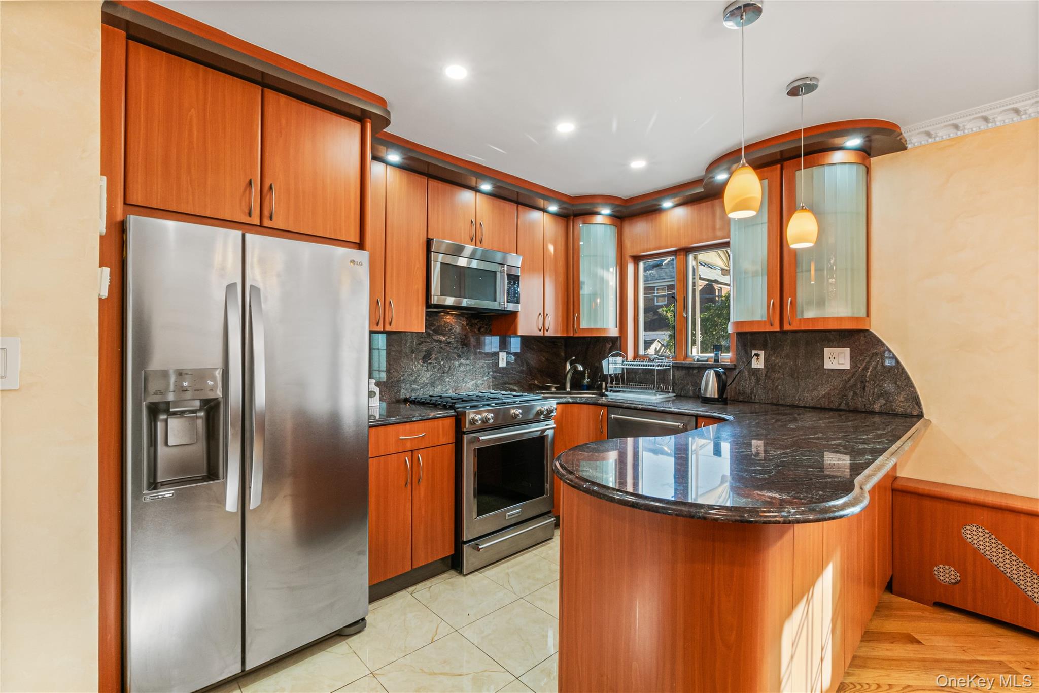 137-66 70th Road Queens, NY 11367 - Photo 7 of 26 Gallery Image 7