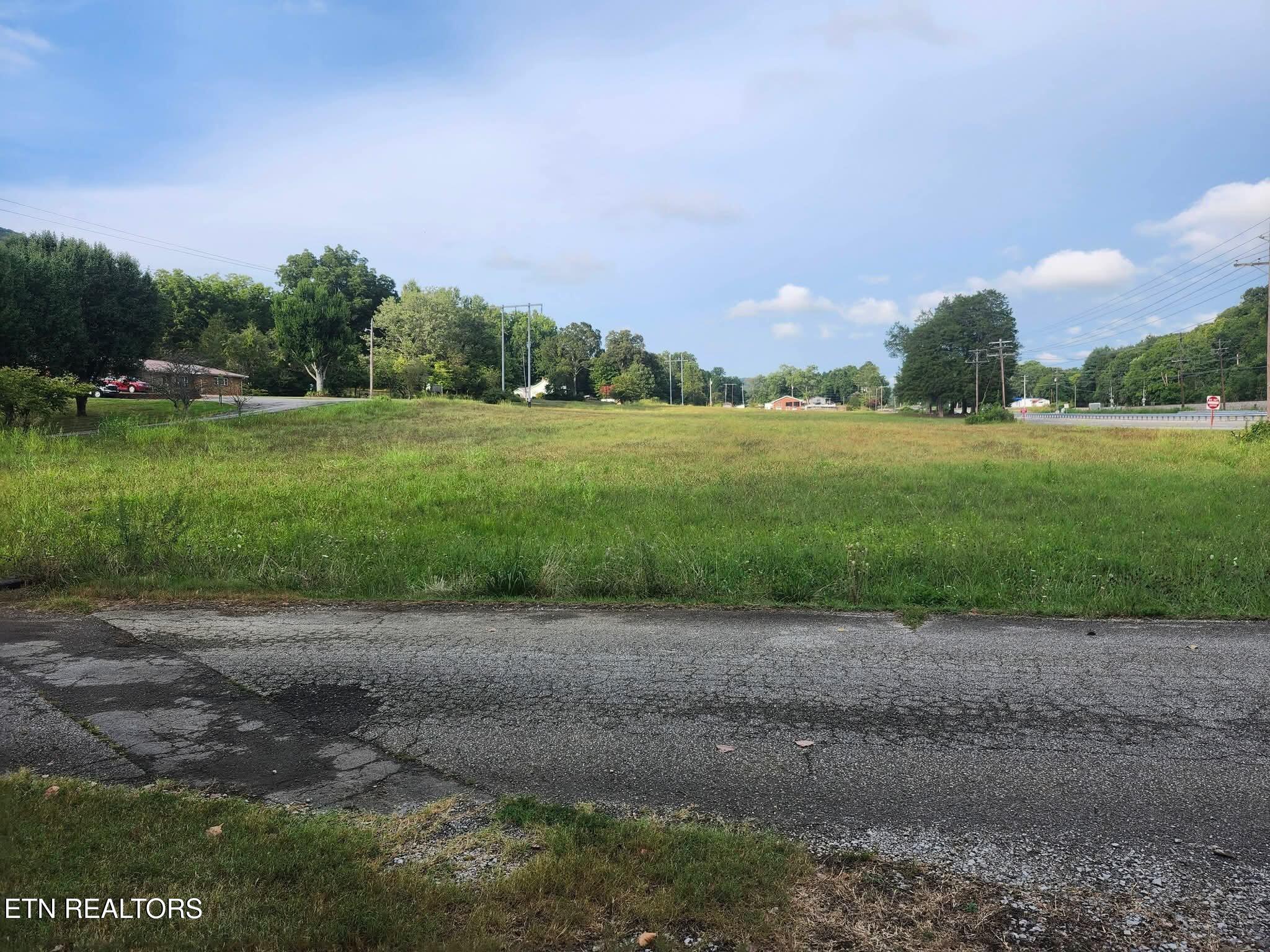 112 Ridge Crest Road Harriman, TN 37748 - Photo 2 of 5 IMG_20260109_192824 (5)