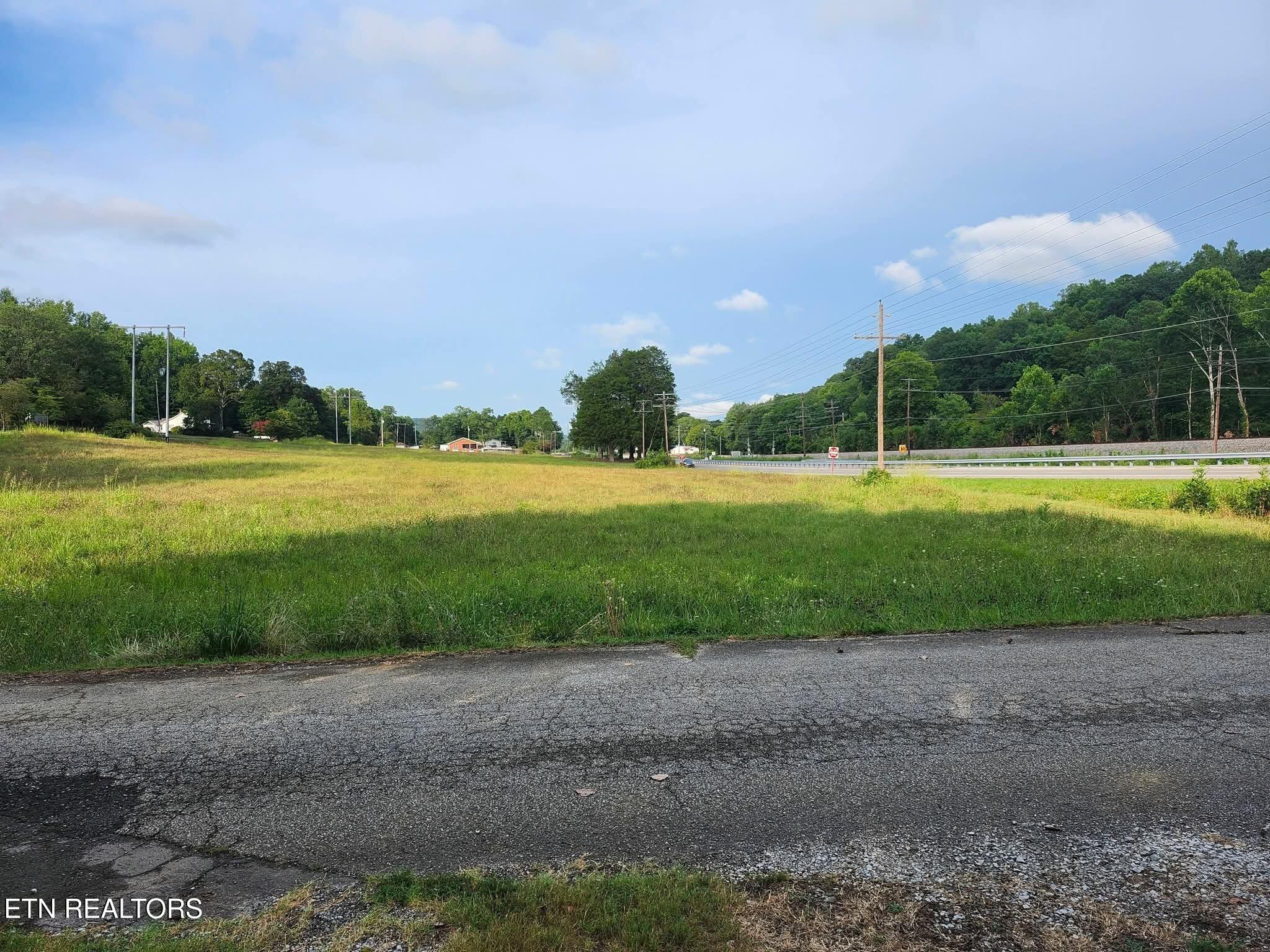 112 Ridge Crest Road Harriman, TN 37748 - Photo 5 of 5 IMG_20260109_192824 (7)