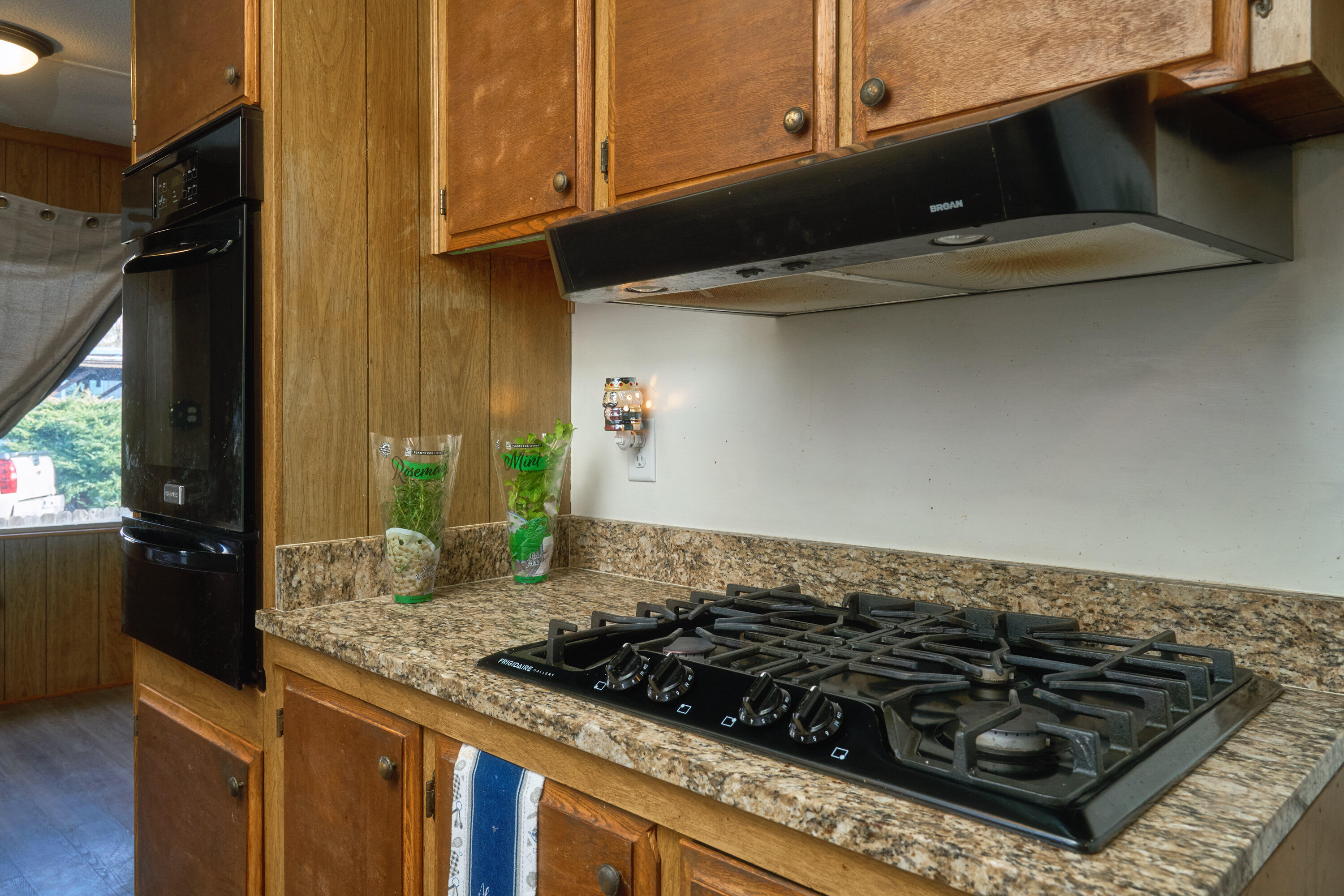 421 Stevens Road, Unit 14 Eagle Point, OR 97524 - Photo 14 of 26