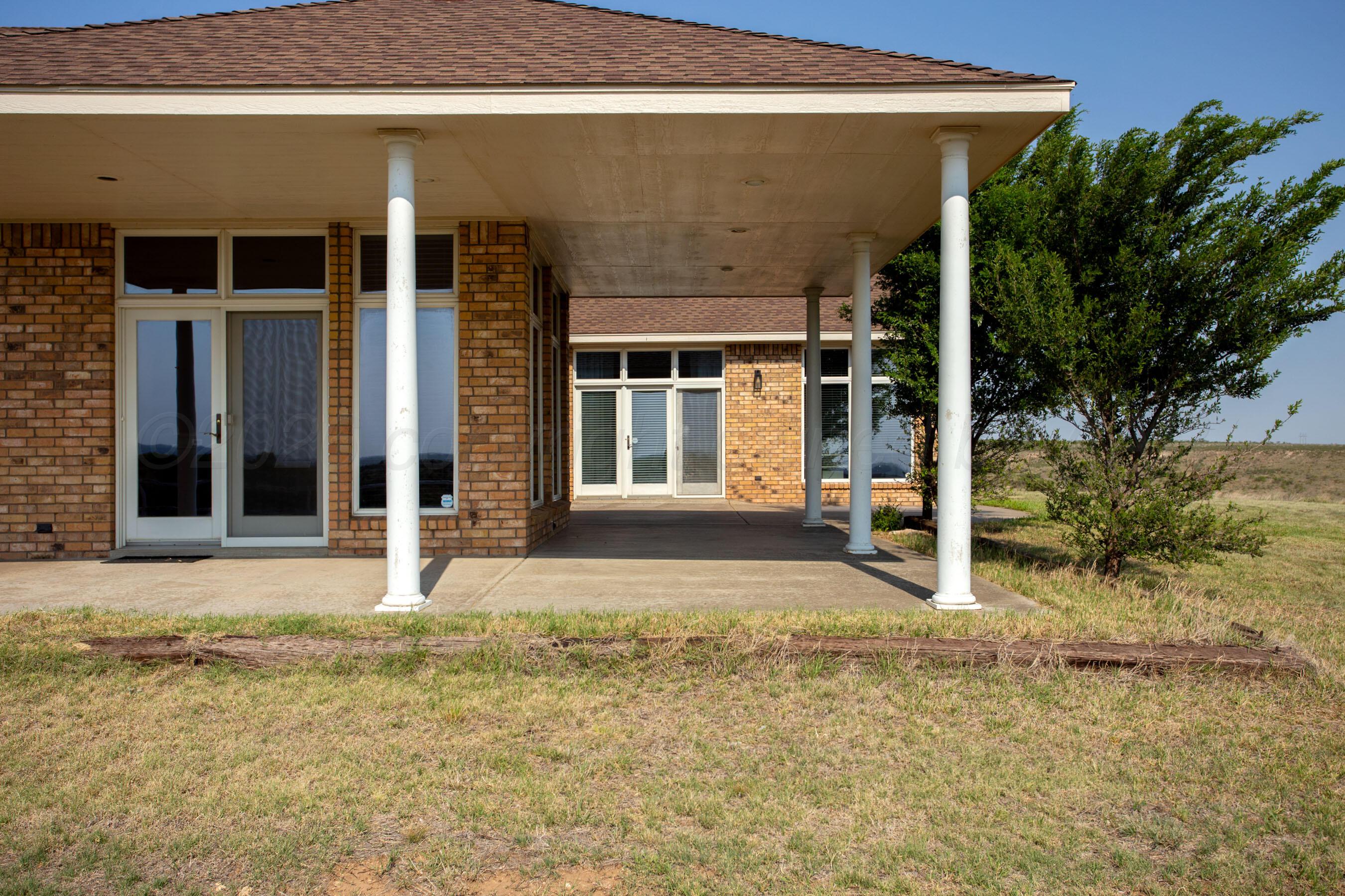 70 Stonebridge Gate Road Amarillo, TX 79124 - Photo 37 of 52 Covered patio