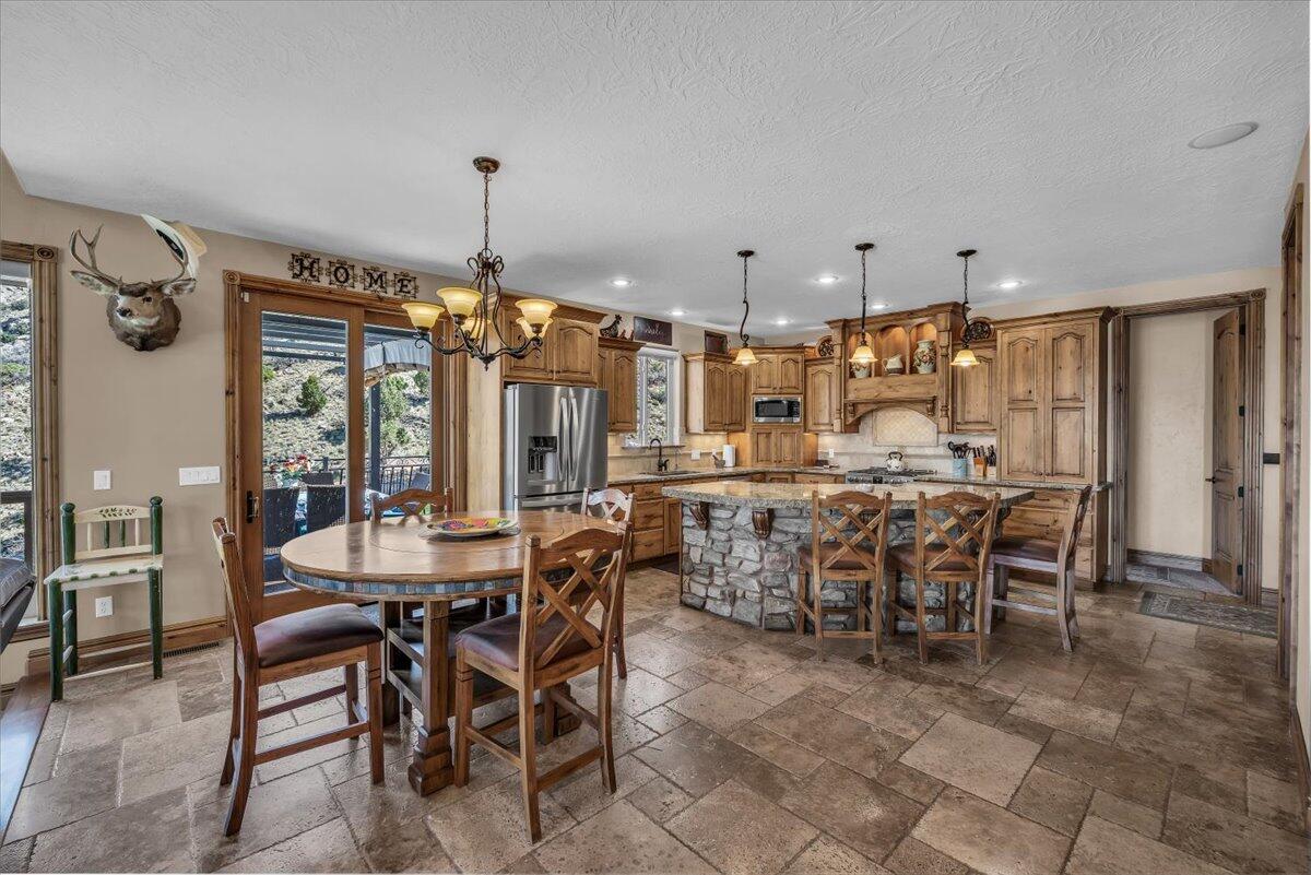 811 Canyon Ridge Drive Cedar City, UT 84721 - Photo 13 of 79 31-H-31